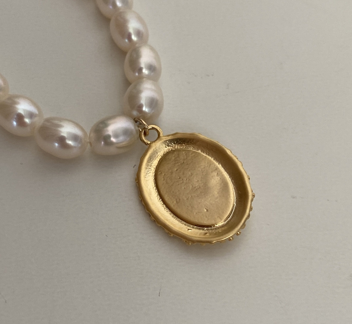 Vienna Pattern Pearl Necklace