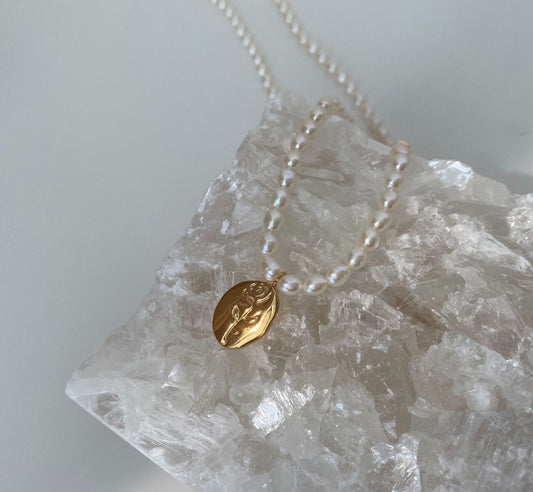 Rose Pattern Drop Shape Pearl Necklace